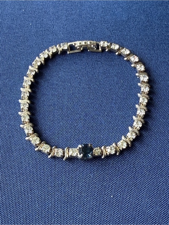 Jewelry - VTG Silver tone Link Tennis rhinestone bracelet blue sapphire color rhinestone